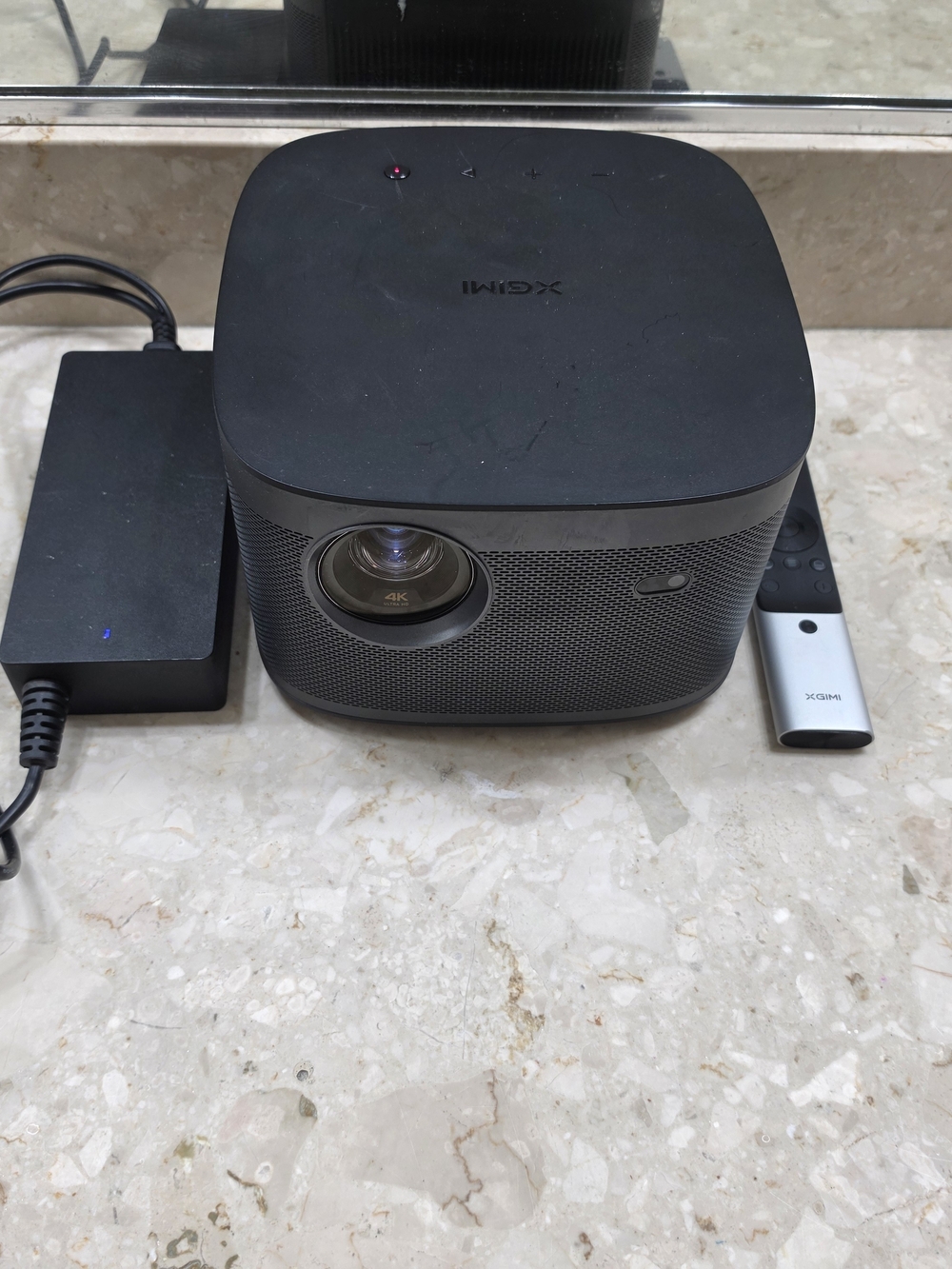 XGIMI Horizon Pro 4K 2,200 ANSI lumens Harman Kardon Smart Projector